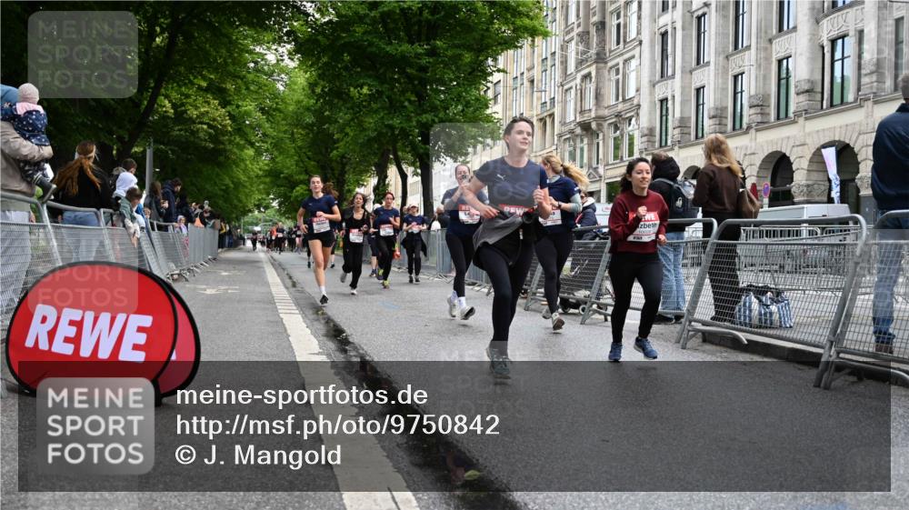 14.06.2026 - REWE Women's Run J. Mangold http://msf.ph/oto/9750842 14.06.2026 10:02:56 Ziel 10026, 10028, 10029, 10421, 10510, 10527, 10670, 10785, 11208, 11444 meine-sportfotos.de