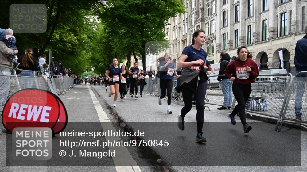 14.06.2026 - REWE Women's Run J. Mangold http://msf.ph/oto/9750845 14.06.2026 10:02:56 Ziel 10026, 10028, 10029, 10421, 10510, 10527, 10670, 10785, 11208, 11444 meine-sportfotos.de