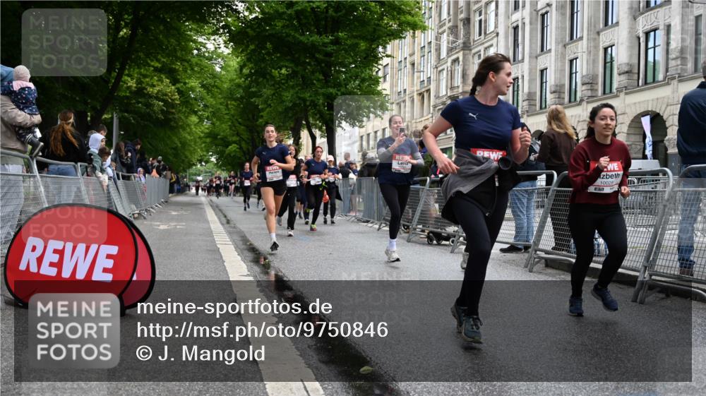 14.06.2026 - REWE Women's Run J. Mangold http://msf.ph/oto/9750846 14.06.2026 10:02:56 Ziel 10026, 10028, 10029, 10421, 10510, 10527, 10670, 10785, 11208, 11444 meine-sportfotos.de