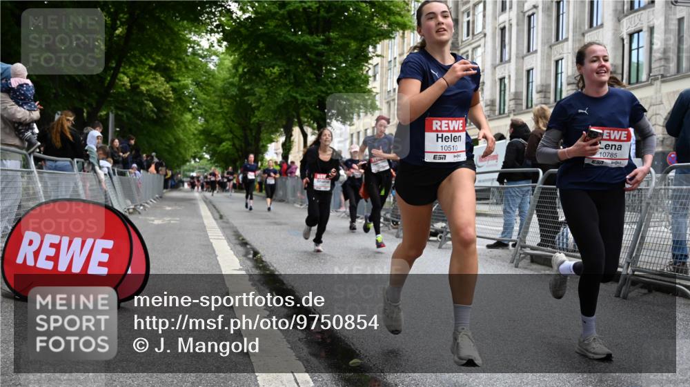 14.06.2026 - REWE Women's Run J. Mangold http://msf.ph/oto/9750854 14.06.2026 10:02:58 Ziel 10026, 10028, 10029, 10323, 10421, 10510, 10527, 10652, 10670, 10785, 11208, 11366 meine-sportfotos.de