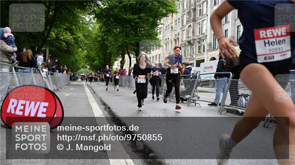 14.06.2026 - REWE Women's Run J. Mangold http://msf.ph/oto/9750855 14.06.2026 10:02:58 Ziel 10026, 10028, 10029, 10323, 10421, 10510, 10527, 10652, 10670, 10785, 11208, 11366 meine-sportfotos.de