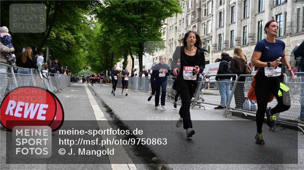 14.06.2026 - REWE Women's Run J. Mangold http://msf.ph/oto/9750863 14.06.2026 10:03:00 Ziel 10026, 10028, 10029, 10323, 10421, 10510, 10527, 10652, 10670, 10785, 11208, 11366 meine-sportfotos.de