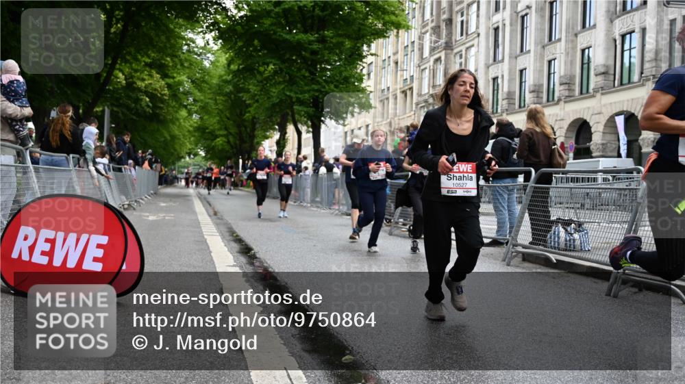 14.06.2026 - REWE Women's Run J. Mangold http://msf.ph/oto/9750864 14.06.2026 10:03:00 Ziel 10026, 10028, 10029, 10323, 10421, 10510, 10527, 10652, 10670, 10785, 11208, 11366 meine-sportfotos.de