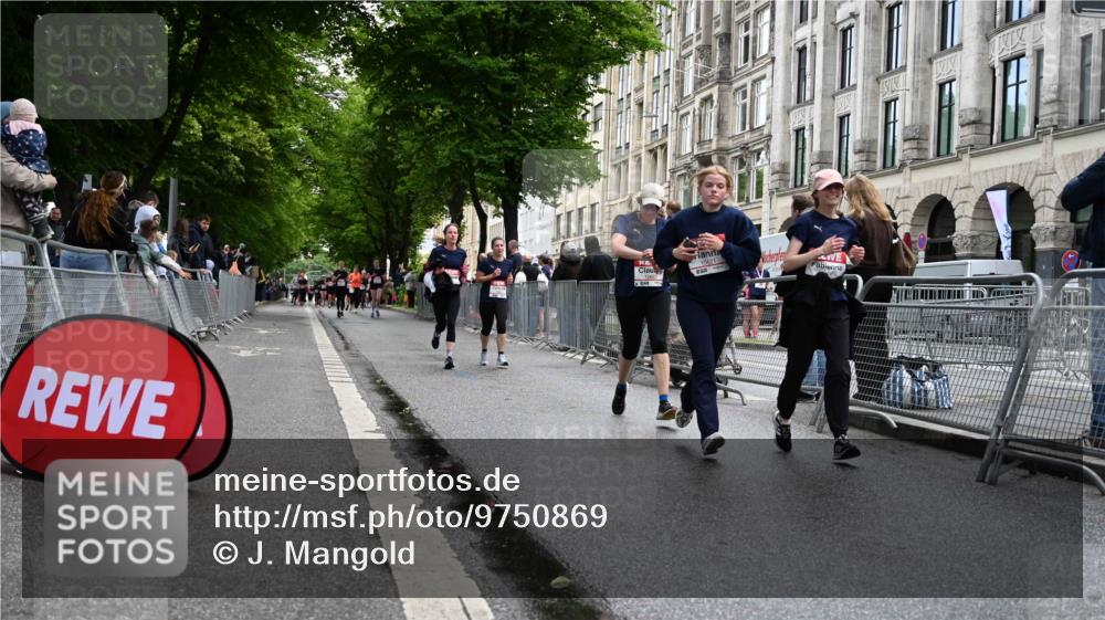 14.06.2026 - REWE Women's Run J. Mangold http://msf.ph/oto/9750869 14.06.2026 10:03:01 Ziel 10026, 10028, 10323, 10421, 10510, 10527, 10652, 10670, 10785, 11208, 11366 meine-sportfotos.de