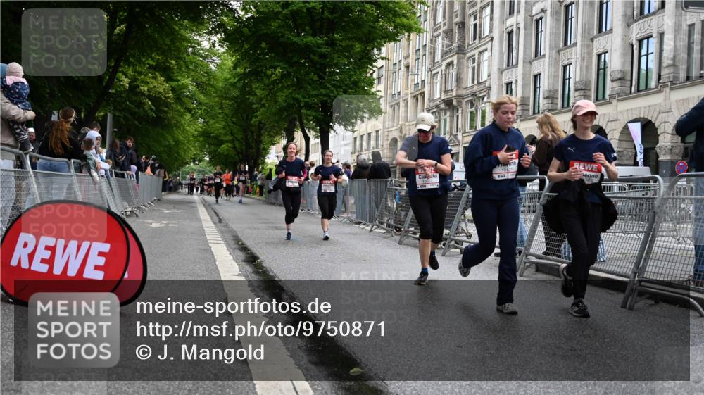 14.06.2026 - REWE Women's Run J. Mangold http://msf.ph/oto/9750871 14.06.2026 10:03:01 Ziel 10026, 10028, 10323, 10421, 10510, 10527, 10652, 10670, 10785, 11208, 11366 meine-sportfotos.de