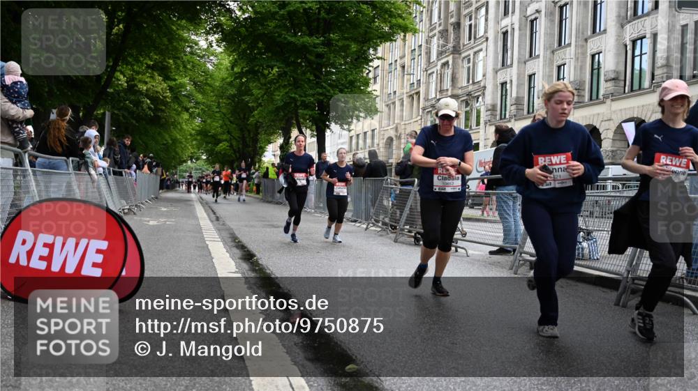 14.06.2026 - REWE Women's Run J. Mangold http://msf.ph/oto/9750875 14.06.2026 10:03:02 Ziel 10026, 10323, 10421, 10527, 10652, 10670, 10785, 11208, 11366 meine-sportfotos.de