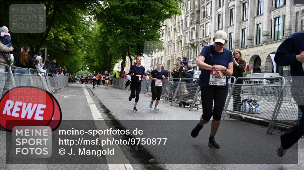 14.06.2026 - REWE Women's Run J. Mangold http://msf.ph/oto/9750877 14.06.2026 10:03:02 Ziel 10026, 10323, 10421, 10527, 10652, 10670, 10785, 11208, 11366 meine-sportfotos.de