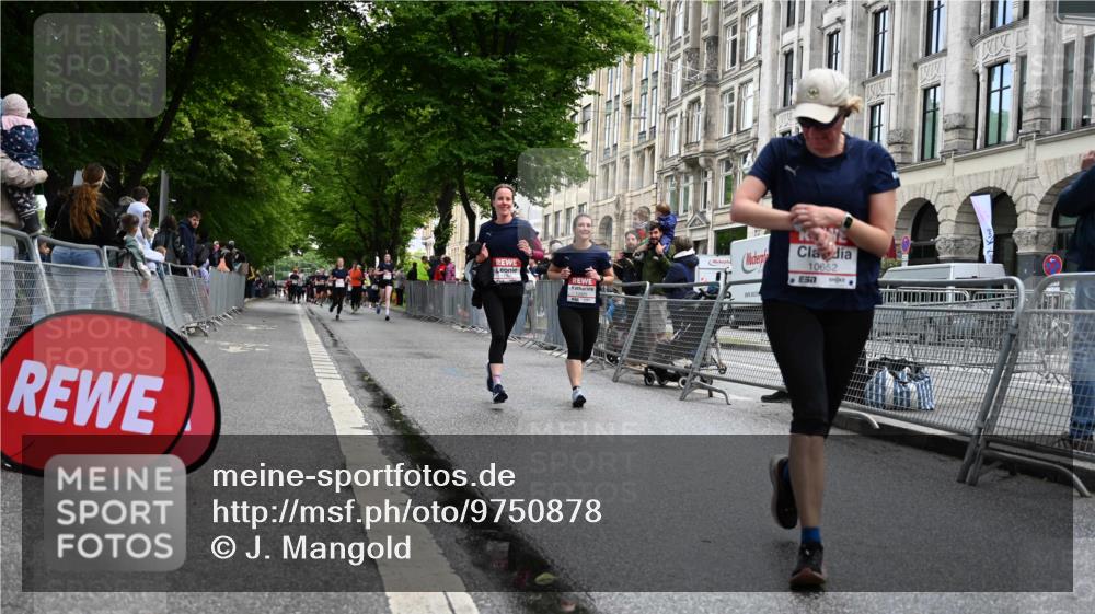 14.06.2026 - REWE Women's Run J. Mangold http://msf.ph/oto/9750878 14.06.2026 10:03:03 Ziel 10026, 10323, 10421, 10527, 10652, 11208, 11366 meine-sportfotos.de