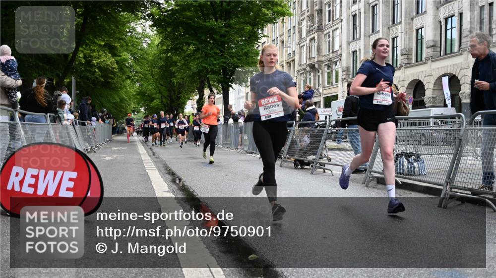 14.06.2026 - REWE Women's Run J. Mangold http://msf.ph/oto/9750901 14.06.2026 10:03:11 Ziel 10032, 10549, 10647 meine-sportfotos.de