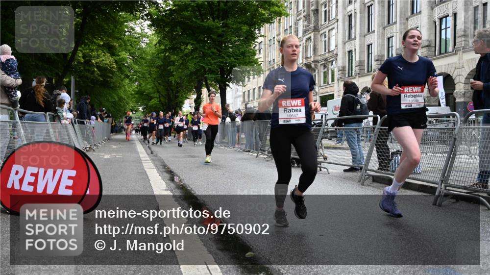 14.06.2026 - REWE Women's Run J. Mangold http://msf.ph/oto/9750902 14.06.2026 10:03:11 Ziel 10032, 10549, 10647 meine-sportfotos.de