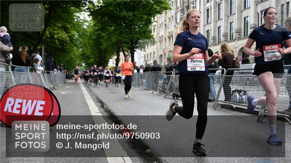 14.06.2026 - REWE Women's Run J. Mangold http://msf.ph/oto/9750903 14.06.2026 10:03:11 Ziel 10032, 10549, 10647 meine-sportfotos.de