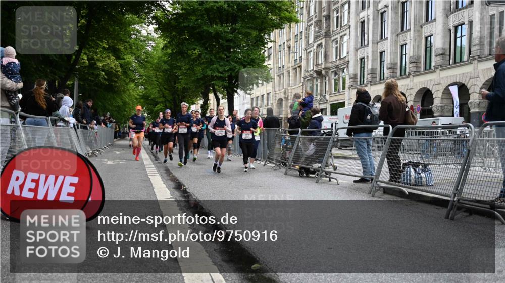 14.06.2026 - REWE Women's Run J. Mangold http://msf.ph/oto/9750916 14.06.2026 10:03:16 Ziel 10032, 10268, 10483, 10528, 10529, 10938, 10953, 10983, 11158, 11243, 11397 meine-sportfotos.de