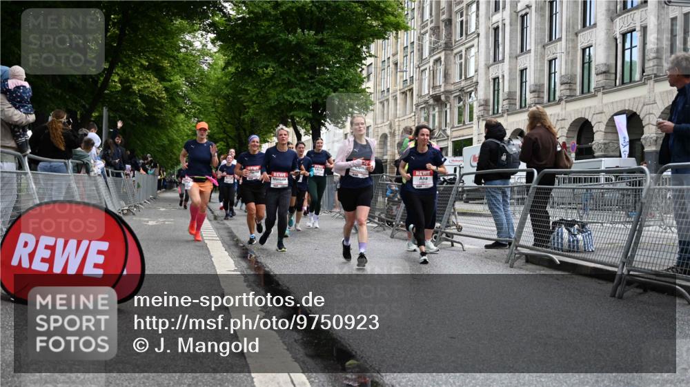 14.06.2026 - REWE Women's Run J. Mangold http://msf.ph/oto/9750923 14.06.2026 10:03:18 Ziel 10032, 10268, 10375, 10483, 10528, 10529, 10724, 10750, 10898, 10938, 10953, 10983, 11158, 11243, 11288, 11377, 11397, 11531 meine-sportfotos.de