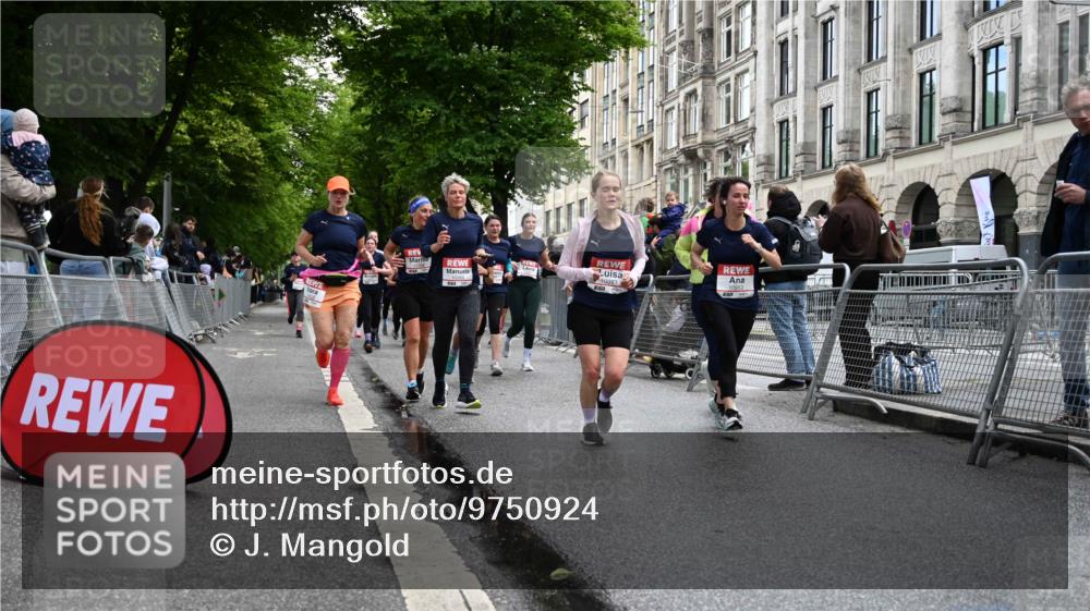 14.06.2026 - REWE Women's Run J. Mangold http://msf.ph/oto/9750924 14.06.2026 10:03:18 Ziel 10032, 10268, 10375, 10483, 10528, 10529, 10724, 10750, 10898, 10938, 10953, 10983, 11158, 11243, 11288, 11377, 11397, 11531 meine-sportfotos.de