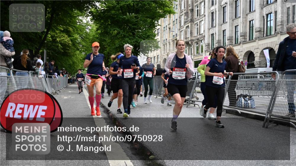 14.06.2026 - REWE Women's Run J. Mangold http://msf.ph/oto/9750928 14.06.2026 10:03:18 Ziel 10032, 10268, 10375, 10483, 10528, 10529, 10724, 10750, 10898, 10938, 10953, 10983, 11158, 11243, 11288, 11377, 11397, 11531 meine-sportfotos.de