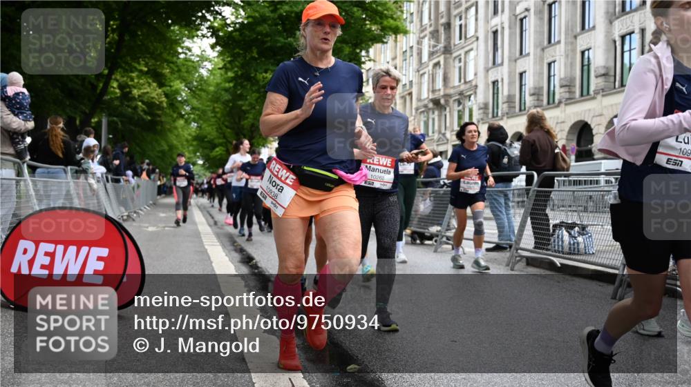 14.06.2026 - REWE Women's Run J. Mangold http://msf.ph/oto/9750934 14.06.2026 10:03:20 Ziel 10268, 10375, 10483, 10528, 10529, 10683, 10724, 10750, 10898, 10931, 10938, 10953, 10983, 11115, 11158, 11243, 11288, 11310, 11377, 11397, 11531 meine-sportfotos.de