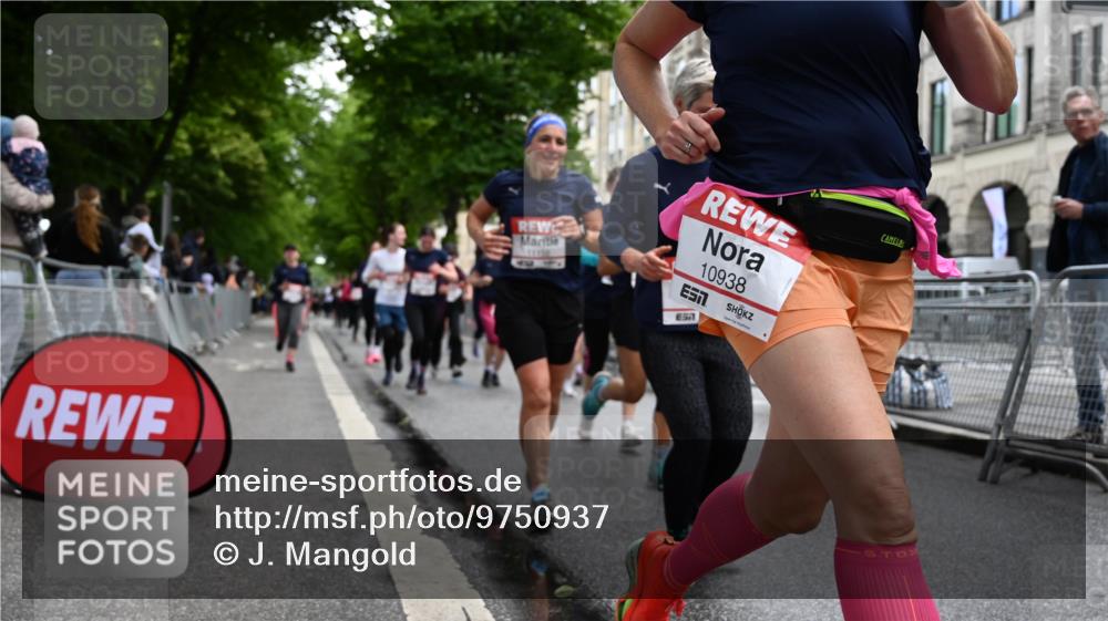 14.06.2026 - REWE Women's Run J. Mangold http://msf.ph/oto/9750937 14.06.2026 10:03:20 Ziel 10268, 10375, 10483, 10528, 10529, 10683, 10724, 10750, 10898, 10931, 10938, 10953, 10983, 11115, 11158, 11243, 11288, 11310, 11377, 11397, 11531 meine-sportfotos.de