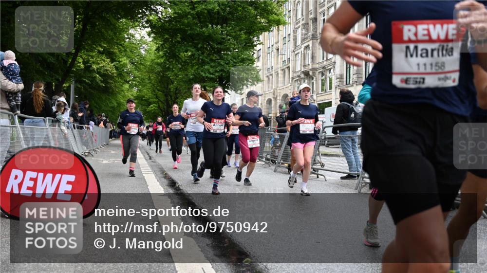 14.06.2026 - REWE Women's Run J. Mangold http://msf.ph/oto/9750942 14.06.2026 10:03:21 Ziel 10268, 10375, 10483, 10528, 10529, 10683, 10724, 10750, 10898, 10931, 10938, 10953, 10983, 11115, 11158, 11243, 11288, 11310, 11377, 11397, 11531 meine-sportfotos.de