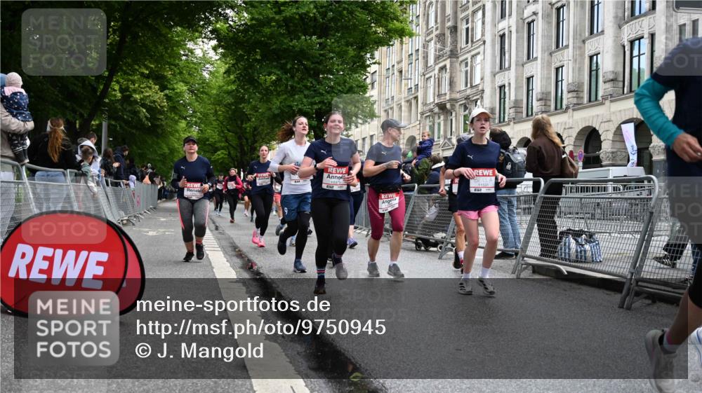 14.06.2026 - REWE Women's Run J. Mangold http://msf.ph/oto/9750945 14.06.2026 10:03:22 Ziel 10268, 10375, 10483, 10528, 10529, 10683, 10724, 10750, 10898, 10931, 10938, 10953, 10983, 11115, 11158, 11243, 11254, 11288, 11310, 11377, 11397, 11531 meine-sportfotos.de