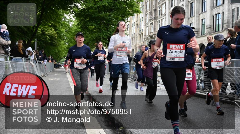 14.06.2026 - REWE Women's Run J. Mangold http://msf.ph/oto/9750951 14.06.2026 10:03:23 Ziel 10268, 10375, 10483, 10528, 10529, 10551, 10683, 10724, 10750, 10798, 10898, 10931, 10938, 10953, 10983, 11006, 11115, 11158, 11243, 11254, 11288, 11310, 11377, 11397, 11402, 11531 meine-sportfotos.de