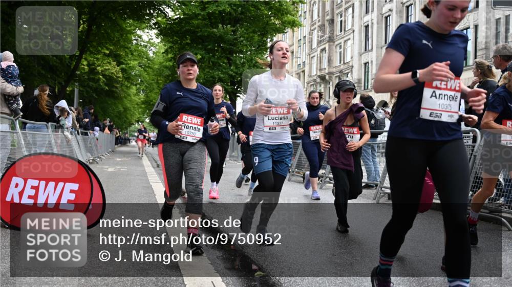 14.06.2026 - REWE Women's Run J. Mangold http://msf.ph/oto/9750952 14.06.2026 10:03:23 Ziel 10268, 10375, 10483, 10528, 10529, 10551, 10683, 10724, 10750, 10798, 10898, 10931, 10938, 10953, 10983, 11006, 11115, 11158, 11243, 11254, 11288, 11310, 11377, 11397, 11402, 11531 meine-sportfotos.de