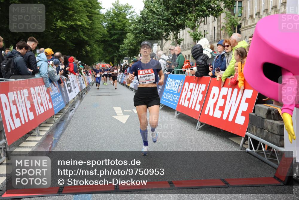 14.06.2026 - REWE Women's Run Strokosch-Dieckow http://msf.ph/oto/9750953 14.06.2026 09:50:42 Ziel 10869, 11245 meine-sportfotos.de