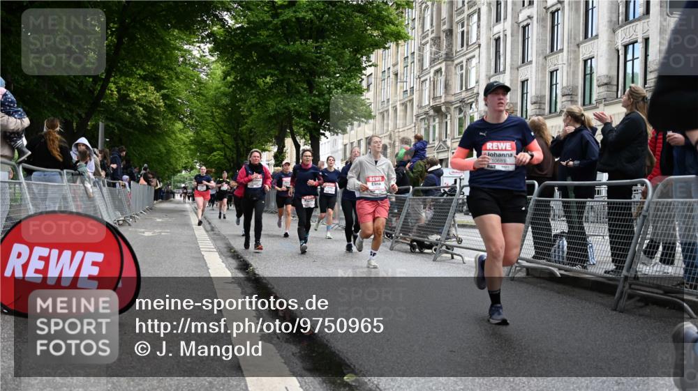 14.06.2026 - REWE Women's Run J. Mangold http://msf.ph/oto/9750965 14.06.2026 10:03:26 Ziel 10017, 10375, 10441, 10551, 10683, 10724, 10750, 10798, 10898, 10931, 11006, 11115, 11243, 11254, 11288, 11310, 11377, 11397, 11402, 11442, 11531 meine-sportfotos.de