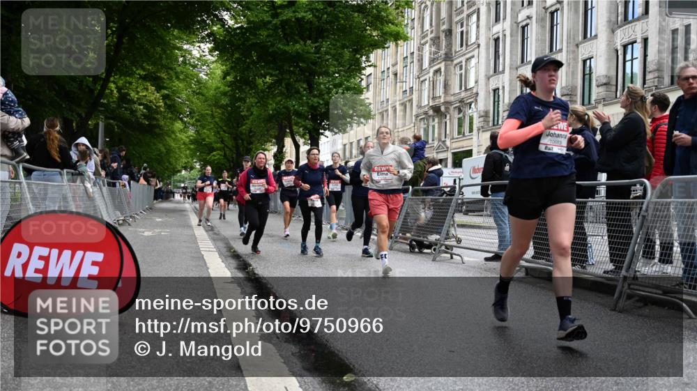 14.06.2026 - REWE Women's Run J. Mangold http://msf.ph/oto/9750966 14.06.2026 10:03:26 Ziel 10017, 10375, 10441, 10551, 10683, 10724, 10750, 10798, 10898, 10931, 11006, 11115, 11243, 11254, 11288, 11310, 11377, 11397, 11402, 11442, 11531 meine-sportfotos.de