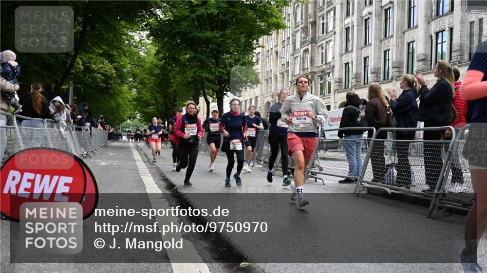 14.06.2026 - REWE Women's Run J. Mangold http://msf.ph/oto/9750970 14.06.2026 10:03:27 Ziel 10017, 10375, 10441, 10551, 10683, 10724, 10750, 10798, 10898, 10931, 11006, 11115, 11254, 11288, 11310, 11377, 11402, 11442, 11531 meine-sportfotos.de