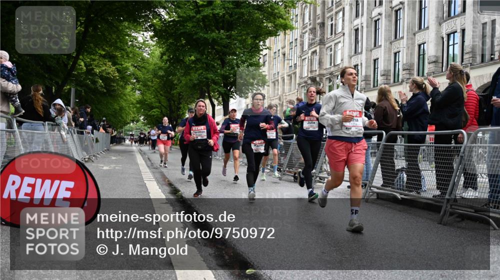 14.06.2026 - REWE Women's Run J. Mangold http://msf.ph/oto/9750972 14.06.2026 10:03:27 Ziel 10017, 10375, 10441, 10551, 10683, 10724, 10750, 10798, 10898, 10931, 11006, 11115, 11254, 11288, 11310, 11377, 11402, 11442, 11531 meine-sportfotos.de