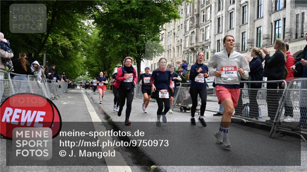 14.06.2026 - REWE Women's Run J. Mangold http://msf.ph/oto/9750973 14.06.2026 10:03:27 Ziel 10017, 10375, 10441, 10551, 10683, 10724, 10750, 10798, 10898, 10931, 11006, 11115, 11254, 11288, 11310, 11377, 11402, 11442, 11531 meine-sportfotos.de