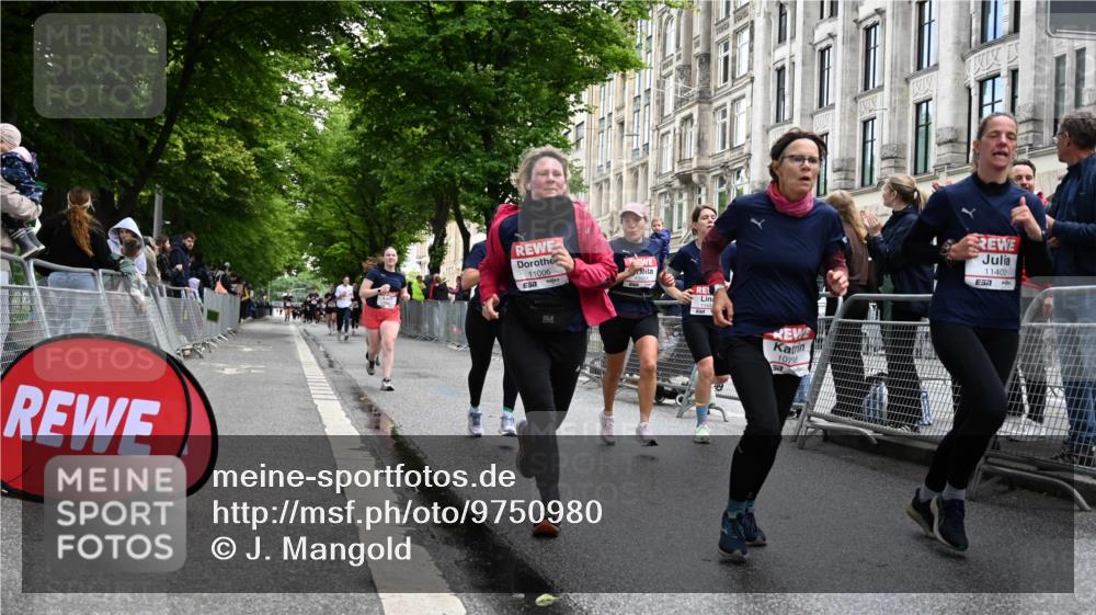 14.06.2026 - REWE Women's Run J. Mangold http://msf.ph/oto/9750980 14.06.2026 10:03:29 Ziel 10017, 10441, 10551, 10683, 10798, 10931, 10996, 11006, 11115, 11254, 11310, 11402, 11442 meine-sportfotos.de