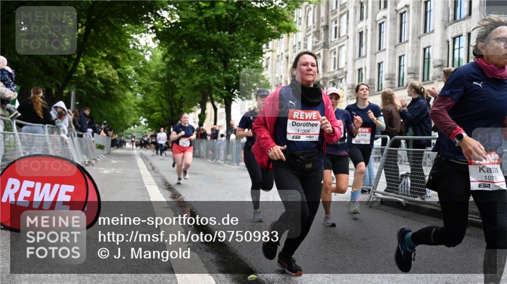 14.06.2026 - REWE Women's Run J. Mangold http://msf.ph/oto/9750983 14.06.2026 10:03:29 Ziel 10017, 10441, 10551, 10683, 10798, 10931, 10996, 11006, 11115, 11254, 11310, 11402, 11442 meine-sportfotos.de