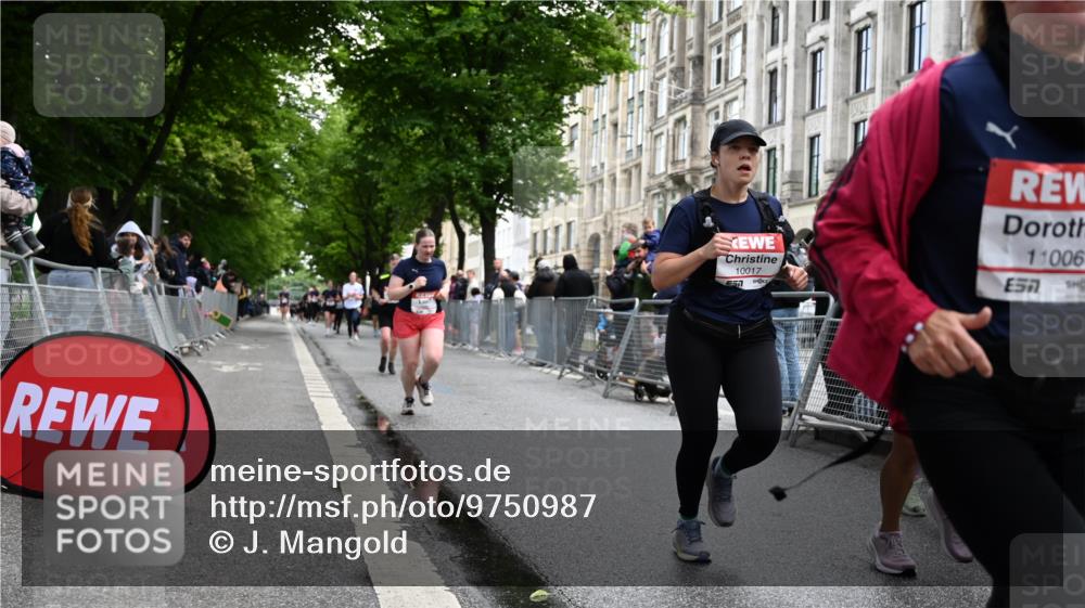14.06.2026 - REWE Women's Run J. Mangold http://msf.ph/oto/9750987 14.06.2026 10:03:30 Ziel 10017, 10441, 10551, 10683, 10798, 10996, 11006, 11254, 11402, 11442 meine-sportfotos.de