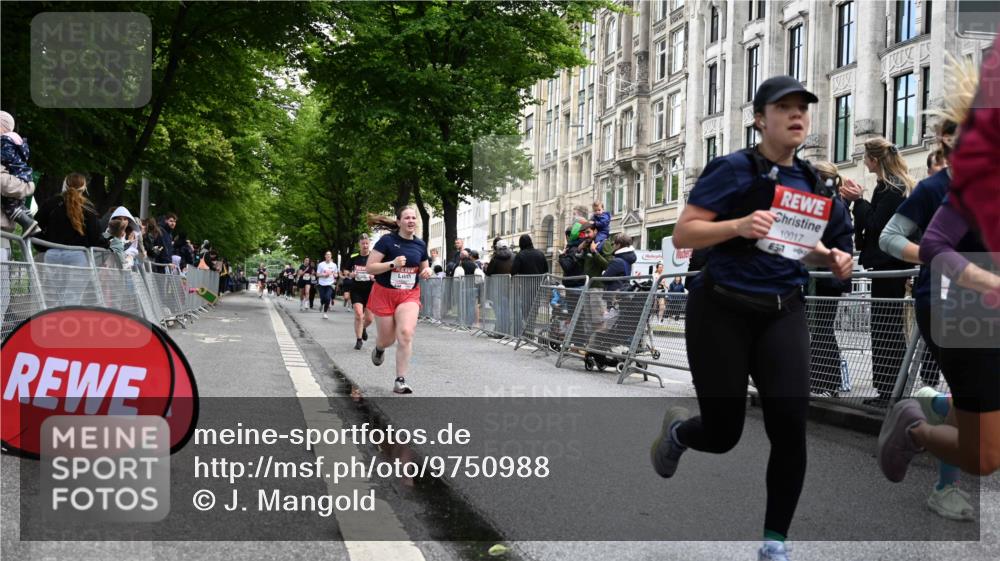 14.06.2026 - REWE Women's Run J. Mangold http://msf.ph/oto/9750988 14.06.2026 10:03:30 Ziel 10017, 10441, 10551, 10683, 10798, 10996, 11006, 11254, 11402, 11442 meine-sportfotos.de