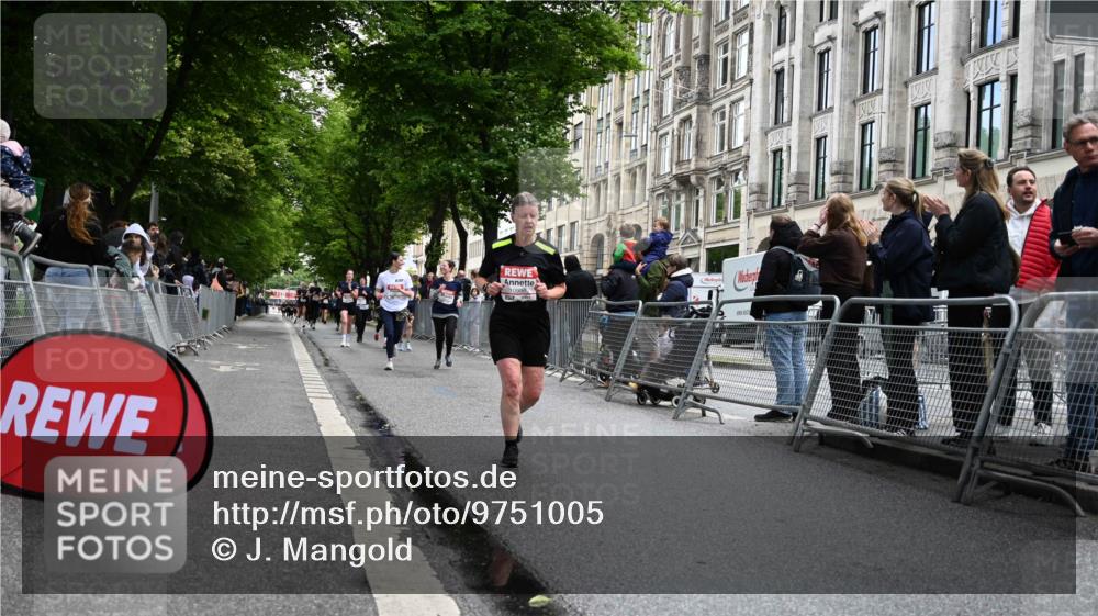 14.06.2026 - REWE Women's Run J. Mangold http://msf.ph/oto/9751005 14.06.2026 10:03:33 Ziel 10011, 10013, 10017, 10441, 10551, 10798, 10996, 11006, 11402, 11442 meine-sportfotos.de
