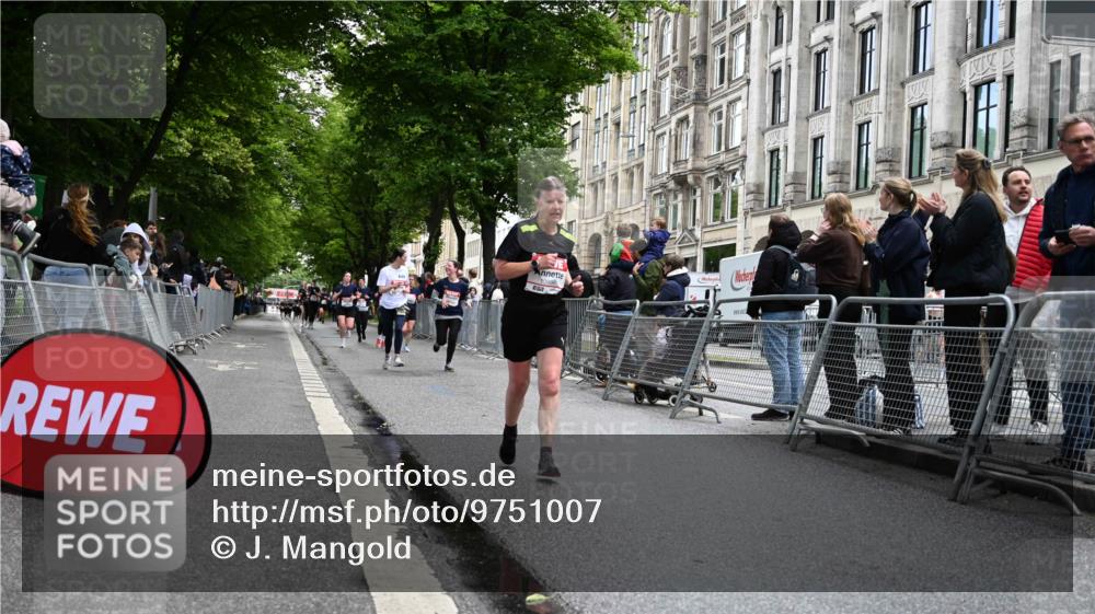 14.06.2026 - REWE Women's Run J. Mangold http://msf.ph/oto/9751007 14.06.2026 10:03:33 Ziel 10011, 10013, 10017, 10441, 10551, 10798, 10996, 11006, 11402, 11442 meine-sportfotos.de