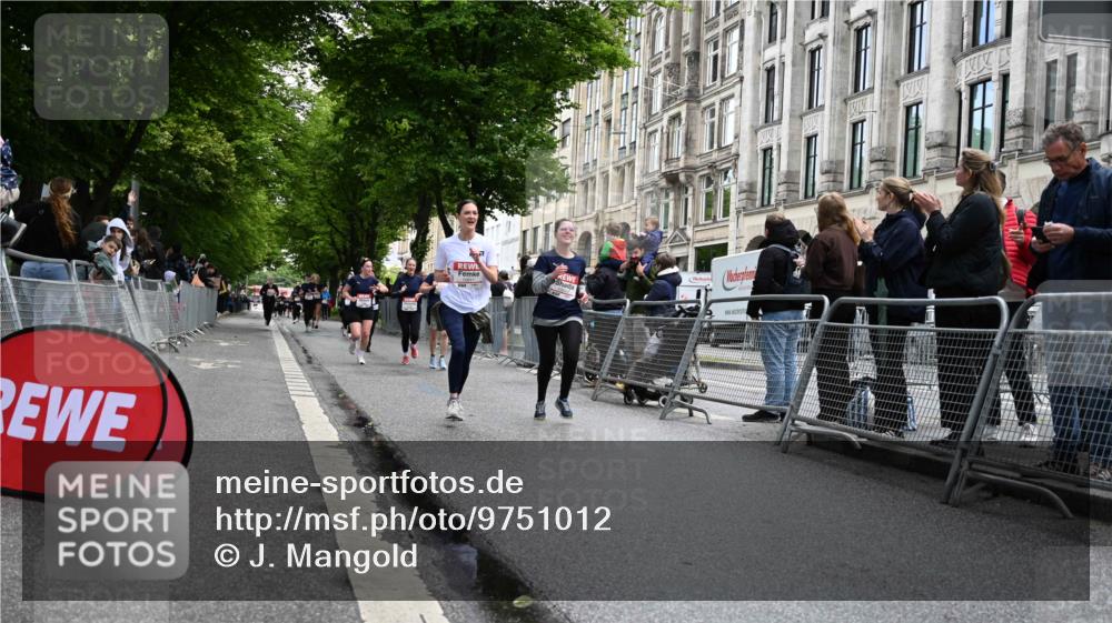 14.06.2026 - REWE Women's Run J. Mangold http://msf.ph/oto/9751012 14.06.2026 10:03:36 Ziel 10011, 10013, 10368, 10441, 10603, 10996, 11080 meine-sportfotos.de
