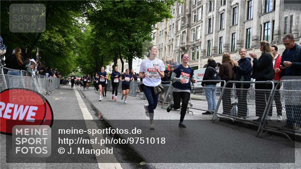 14.06.2026 - REWE Women's Run J. Mangold http://msf.ph/oto/9751018 14.06.2026 10:03:37 Ziel 10011, 10013, 10368, 10603, 10996, 11080 meine-sportfotos.de