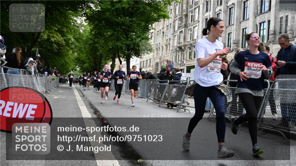 14.06.2026 - REWE Women's Run J. Mangold http://msf.ph/oto/9751023 14.06.2026 10:03:38 Ziel 10011, 10013, 10368, 10415, 10603, 10996, 11080 meine-sportfotos.de