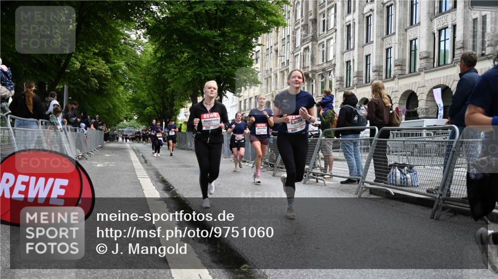 14.06.2026 - REWE Women's Run J. Mangold http://msf.ph/oto/9751060 14.06.2026 10:03:46 Ziel 10227, 10276, 10301, 10415, 10448, 10476, 10900, 11333 meine-sportfotos.de