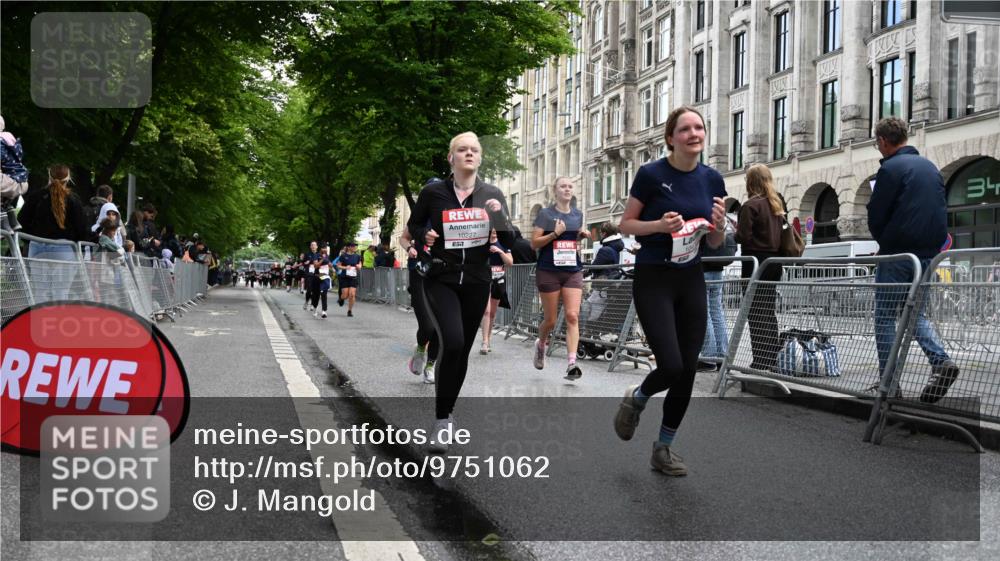 14.06.2026 - REWE Women's Run J. Mangold http://msf.ph/oto/9751062 14.06.2026 10:03:46 Ziel 10227, 10276, 10301, 10415, 10448, 10476, 10900, 11333 meine-sportfotos.de