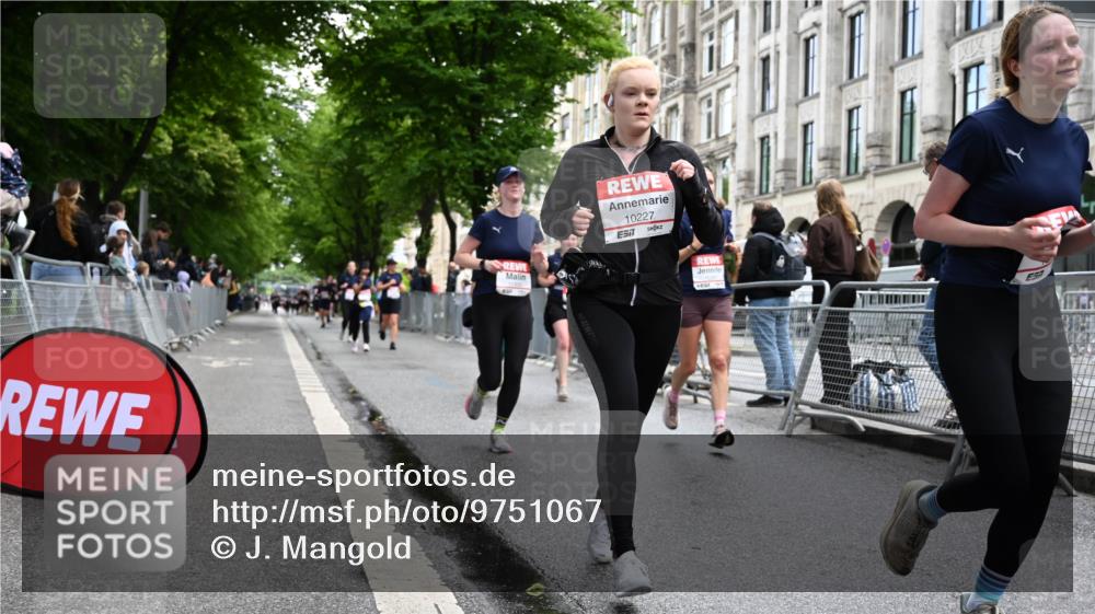 14.06.2026 - REWE Women's Run J. Mangold http://msf.ph/oto/9751067 14.06.2026 10:03:47 Ziel 10227, 10276, 10301, 10335, 10415, 10448, 10476, 10900, 11333 meine-sportfotos.de