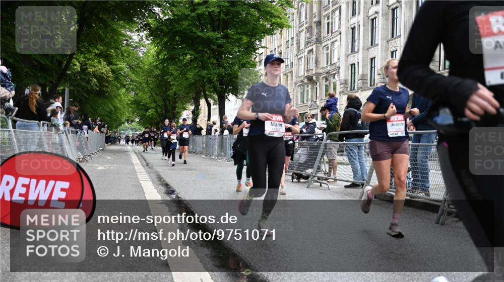 14.06.2026 - REWE Women's Run J. Mangold http://msf.ph/oto/9751071 14.06.2026 10:03:47 Ziel 10227, 10276, 10301, 10335, 10415, 10448, 10476, 10900, 11333 meine-sportfotos.de