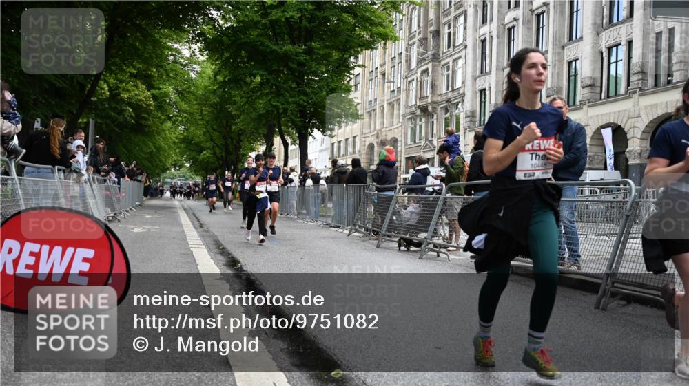 14.06.2026 - REWE Women's Run J. Mangold http://msf.ph/oto/9751082 14.06.2026 10:03:50 Ziel 10227, 10276, 10301, 10335, 10448, 10476, 10554, 11108, 11333 meine-sportfotos.de