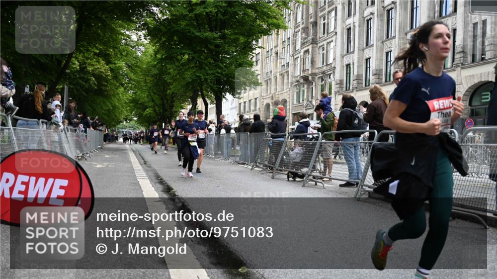 14.06.2026 - REWE Women's Run J. Mangold http://msf.ph/oto/9751083 14.06.2026 10:03:50 Ziel 10227, 10276, 10301, 10335, 10448, 10476, 10554, 11108, 11333 meine-sportfotos.de