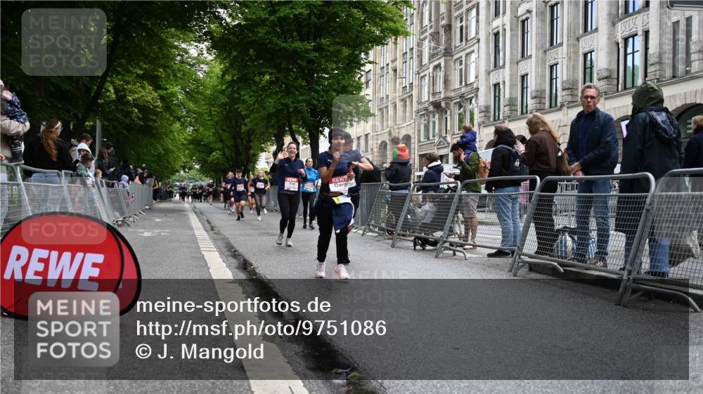 14.06.2026 - REWE Women's Run J. Mangold http://msf.ph/oto/9751086 14.06.2026 10:03:52 Ziel 10276, 10301, 10335, 10448, 10554, 10974, 11037, 11108, 11279, 11333 meine-sportfotos.de