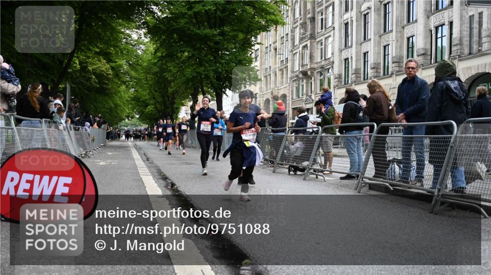 14.06.2026 - REWE Women's Run J. Mangold http://msf.ph/oto/9751088 14.06.2026 10:03:52 Ziel 10276, 10301, 10335, 10448, 10554, 10974, 11037, 11108, 11279, 11333 meine-sportfotos.de