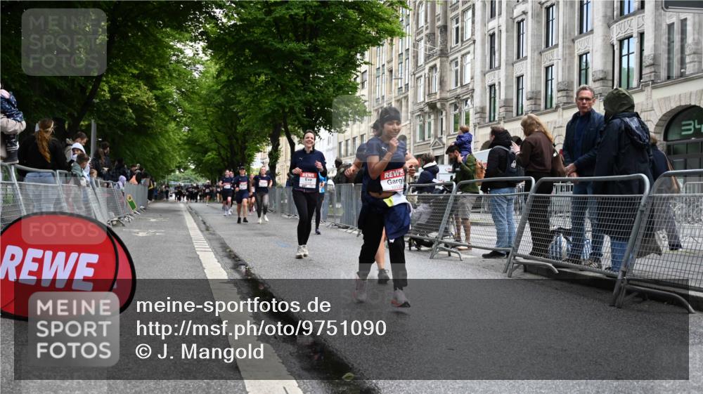 14.06.2026 - REWE Women's Run J. Mangold http://msf.ph/oto/9751090 14.06.2026 10:03:52 Ziel 10276, 10301, 10335, 10448, 10554, 10974, 11037, 11108, 11279, 11333 meine-sportfotos.de