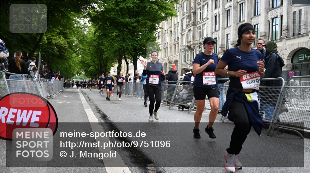 14.06.2026 - REWE Women's Run J. Mangold http://msf.ph/oto/9751096 14.06.2026 10:03:53 Ziel 10276, 10335, 10448, 10554, 10974, 11037, 11108, 11279 meine-sportfotos.de